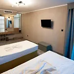 White House Family Zone 3*