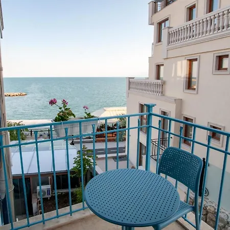White House Family Zone Hotell 3*