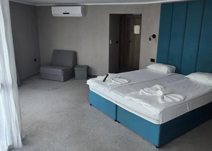 White House Family Zone 3*